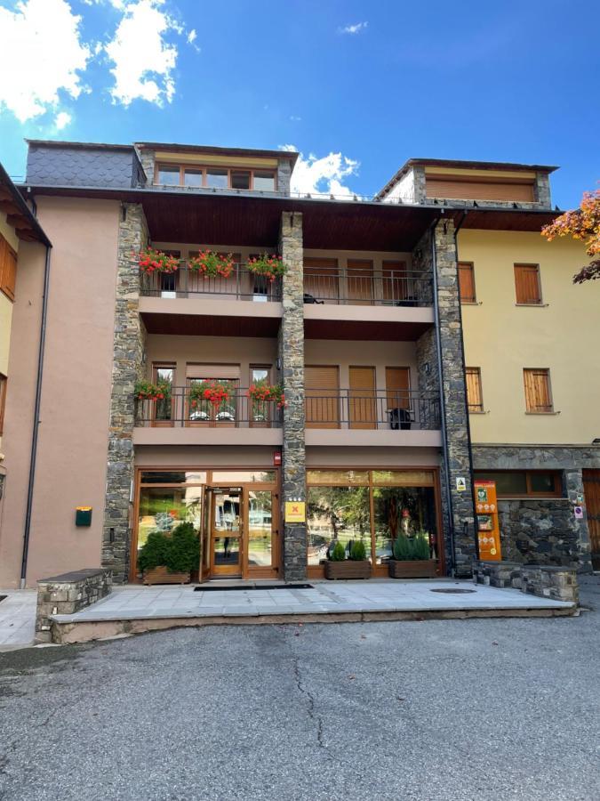Alberg La Molina Xanascat Zewnętrze zdjęcie
